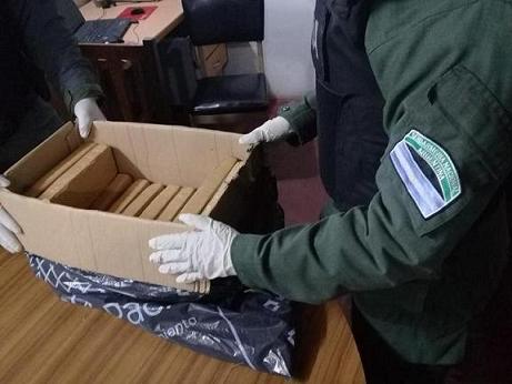 Ocultaban m s de 10 kilos de marihuana en una encomienda